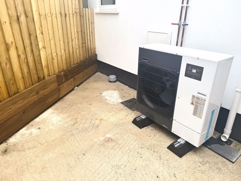 Highfield Avenue Air Source Heating